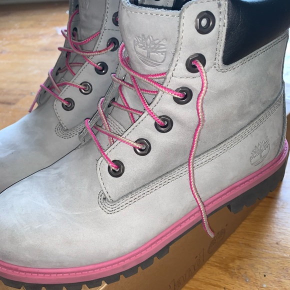 Timberlands - Picture 3 of 4